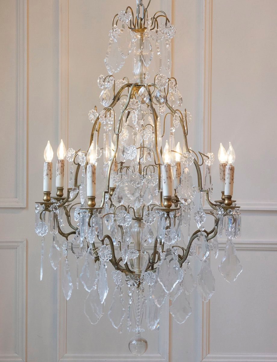 French Late 19th Century Crystal Chandelier with Brass Frame and Shaped Crystals - JAA