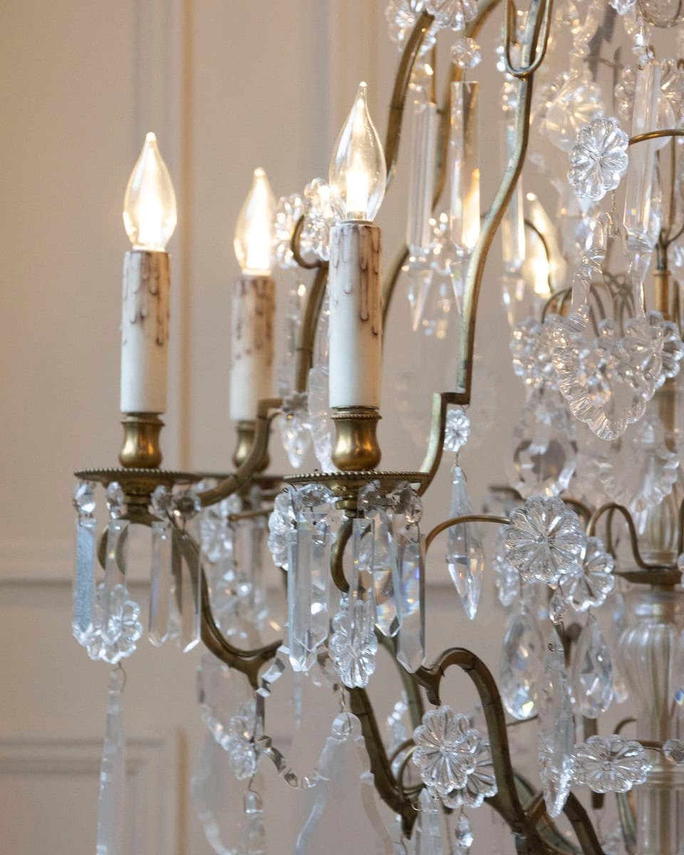 French Late 19th Century Crystal Chandelier with Brass Frame and Shaped Crystals - JAA