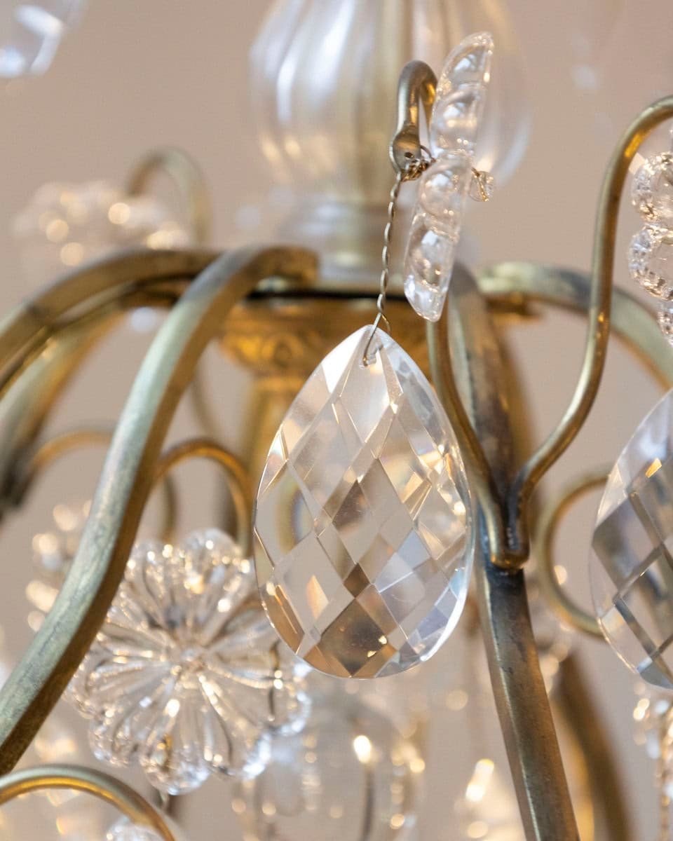 French Late 19th Century Crystal Chandelier with Brass Frame and Shaped Crystals - JAA