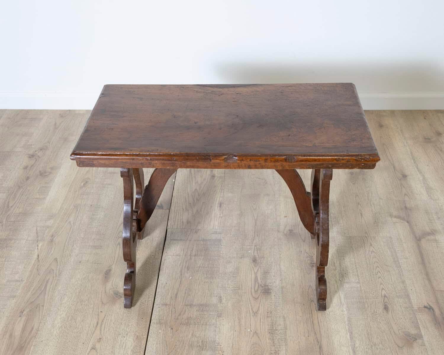 Early 18th Century Petite Tuscan Fratino Table in Solid Walnut - JAA