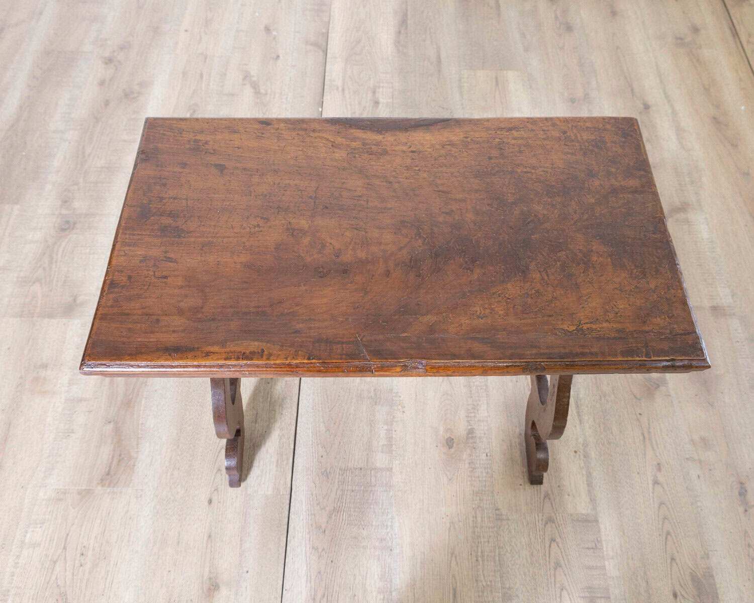 Early 18th Century Petite Tuscan Fratino Table in Solid Walnut - JAA