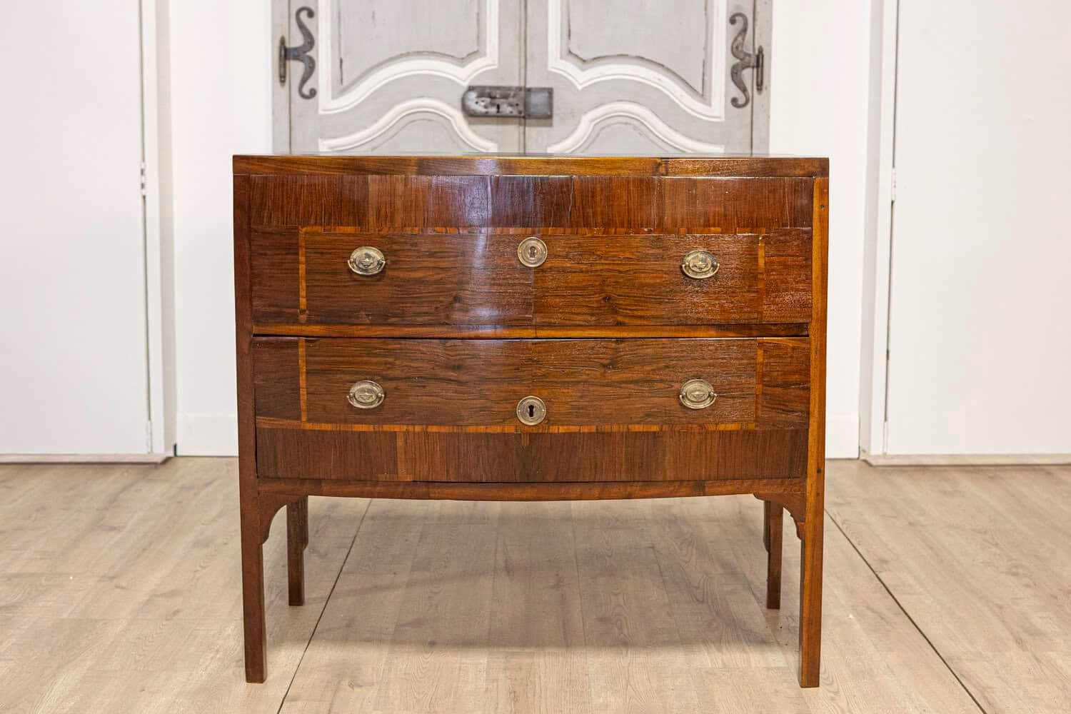 18th Century Italian Louis XVI Chest of Drawers In solid walnut and marquetry from Veneto - JAA