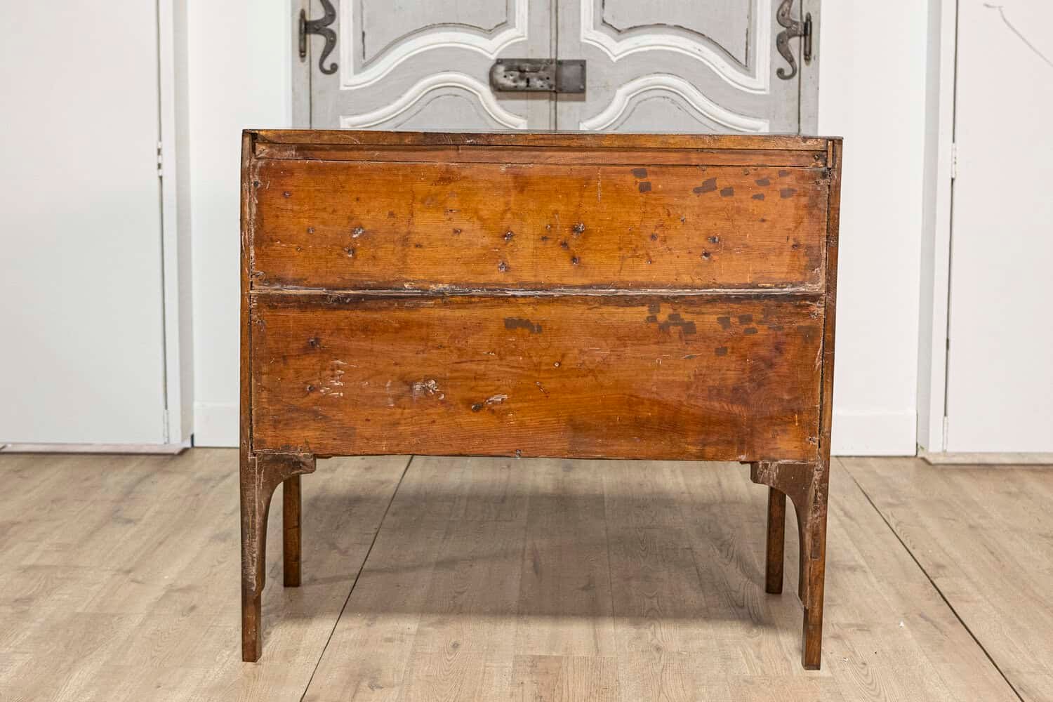 18th Century Italian Louis XVI Chest of Drawers In solid walnut and marquetry from Veneto - JAA