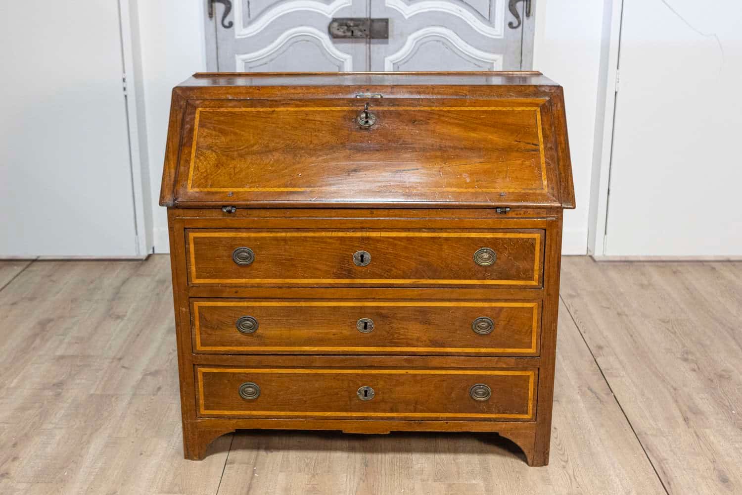 Italian 18th Century Walnut Slant-Front Secretaire with Ash Inlay and Marquetry - JAA