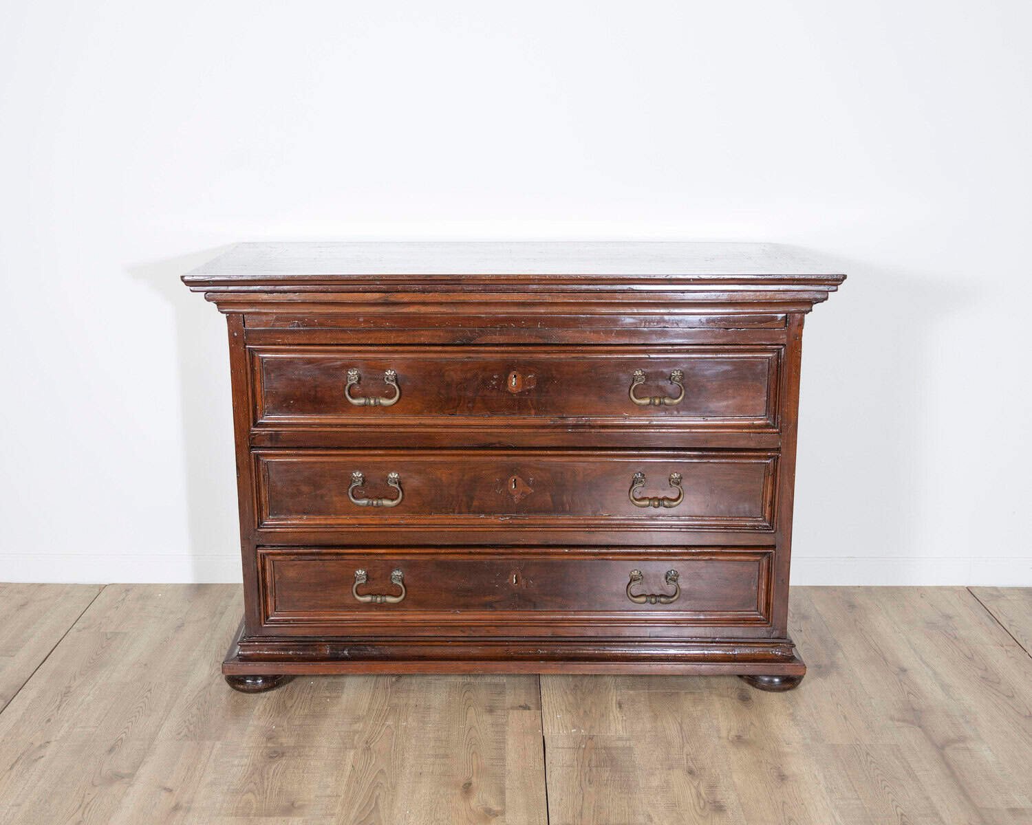 18th Century Venetian Walnut Chest of Drawers - JAA
