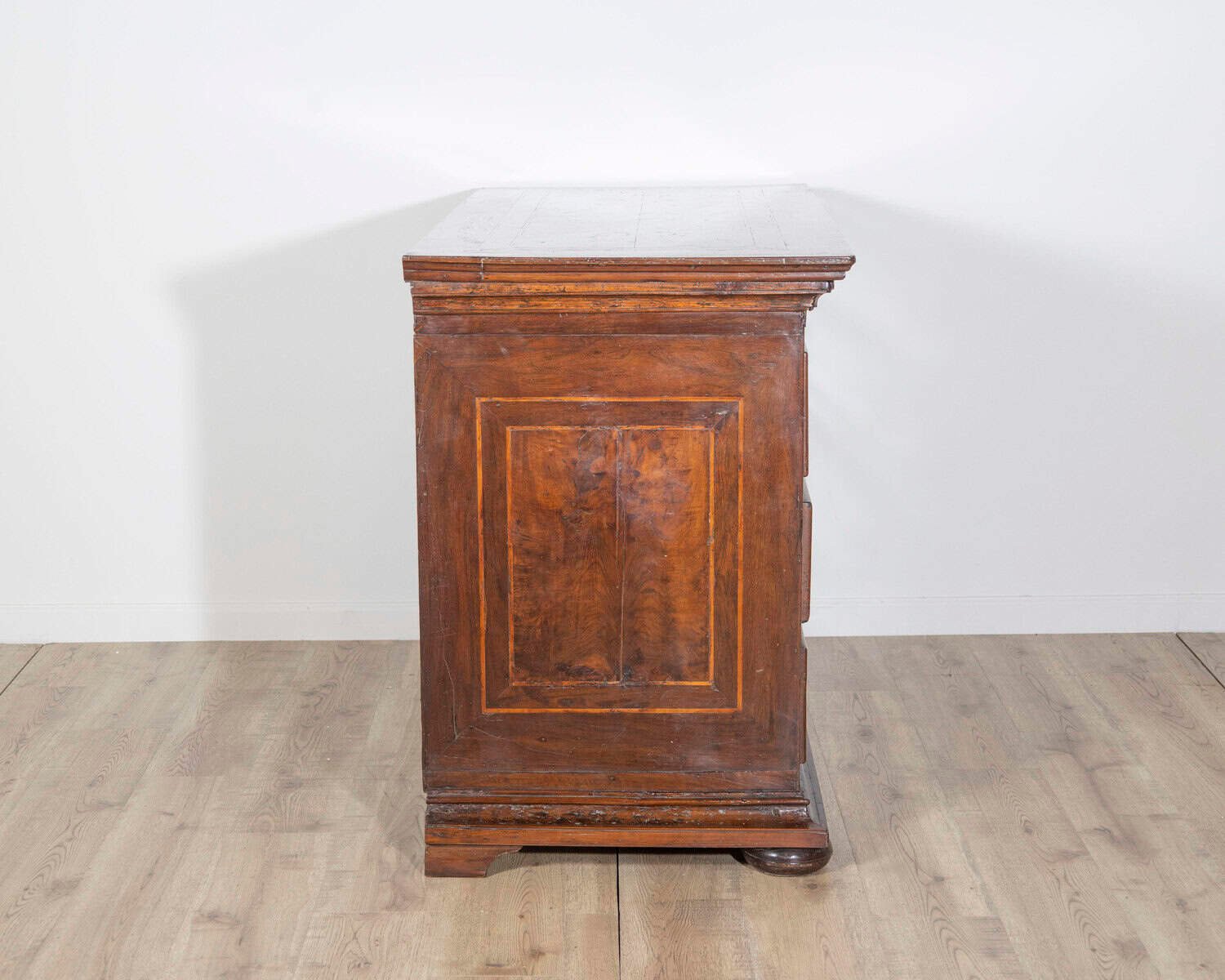 18th Century Venetian Walnut Chest of Drawers - JAA