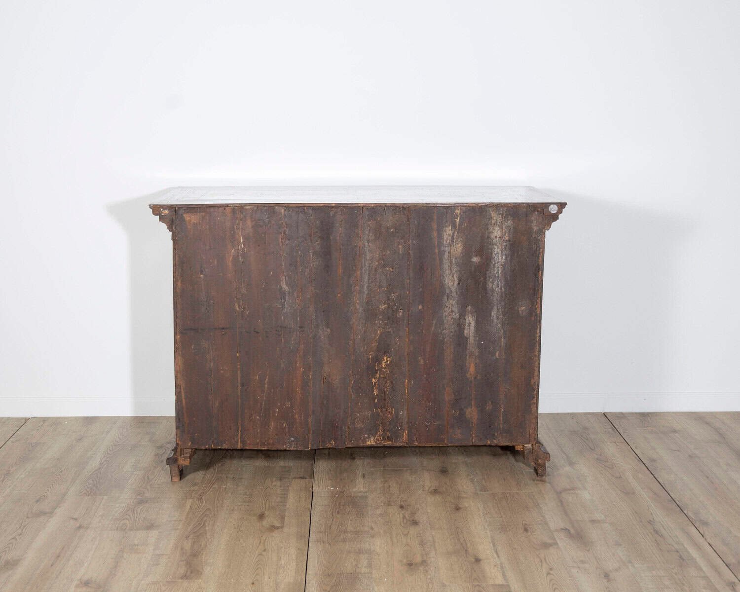 18th Century Venetian Walnut Chest of Drawers - JAA