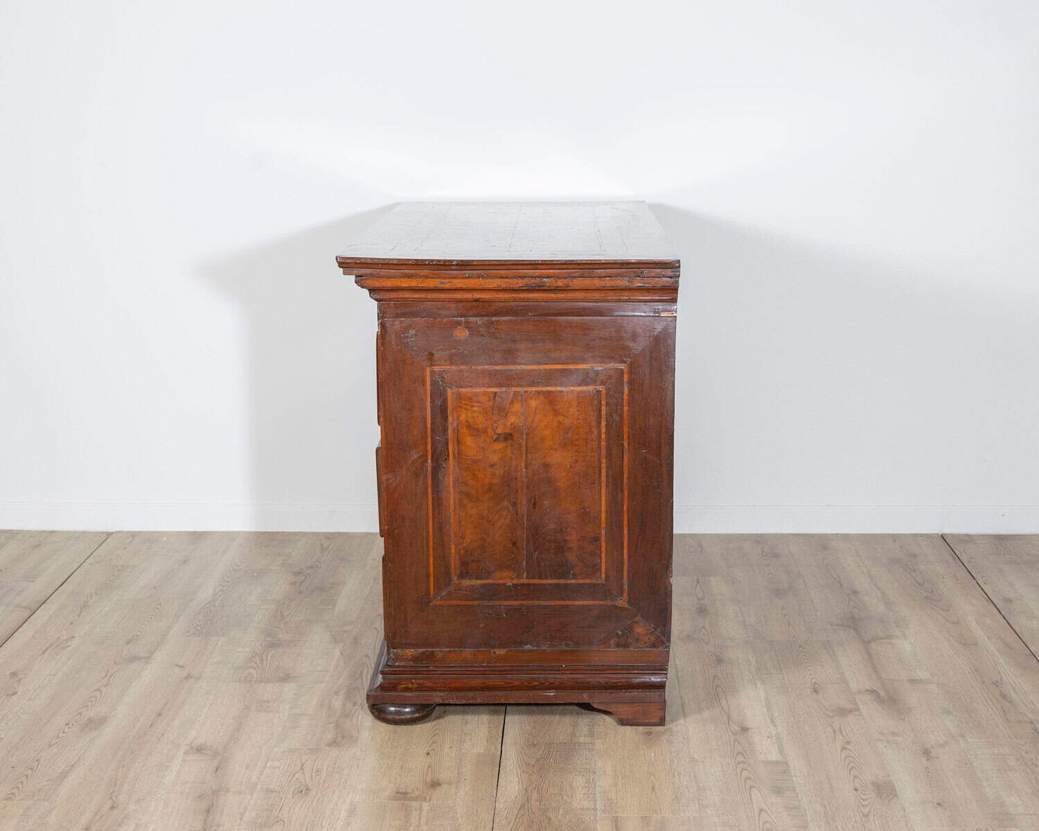 18th Century Venetian Walnut Chest of Drawers - JAA