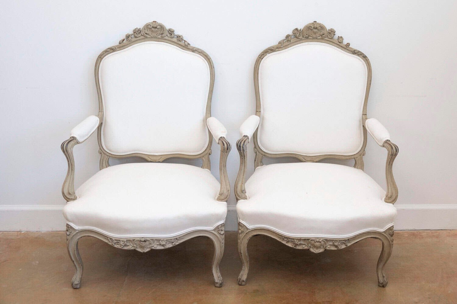 Pair of Napoléon III 1850s Painted and Upholstered Armchairs with Carved Flowers - JAA