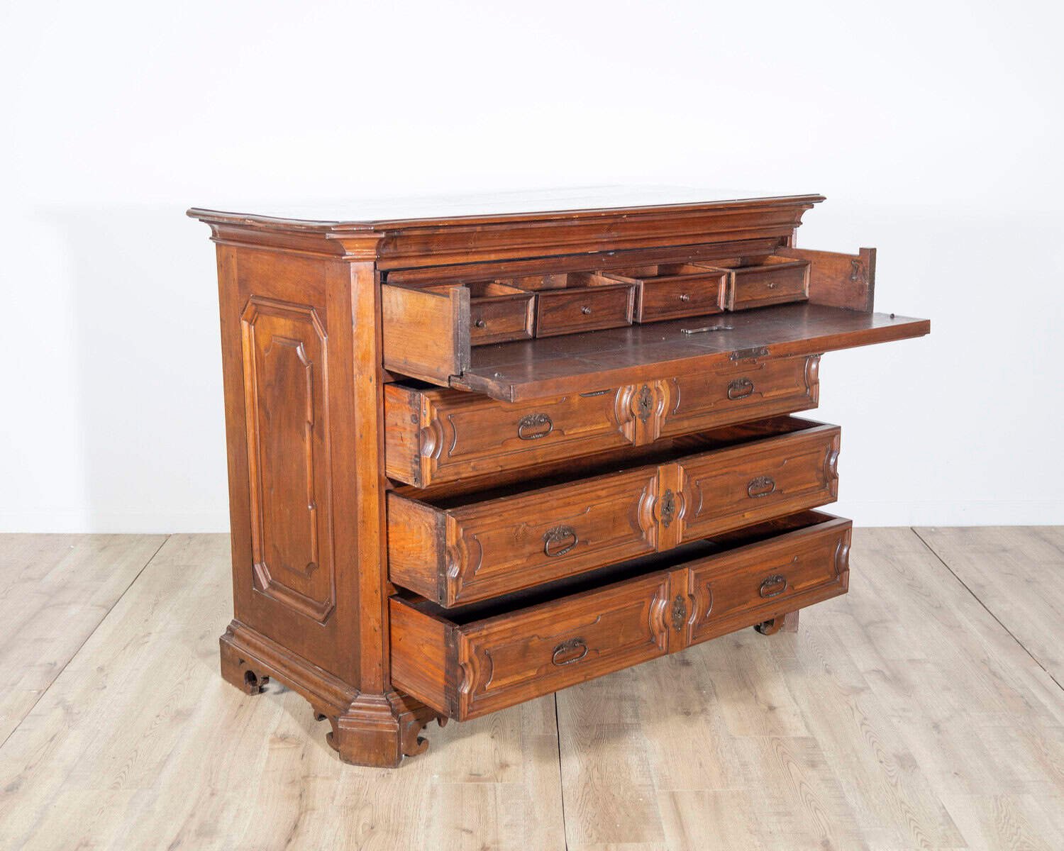 Late 17th Century, Lombard Louis XIV Walnut Canterano with Writing Cabinet - JAA