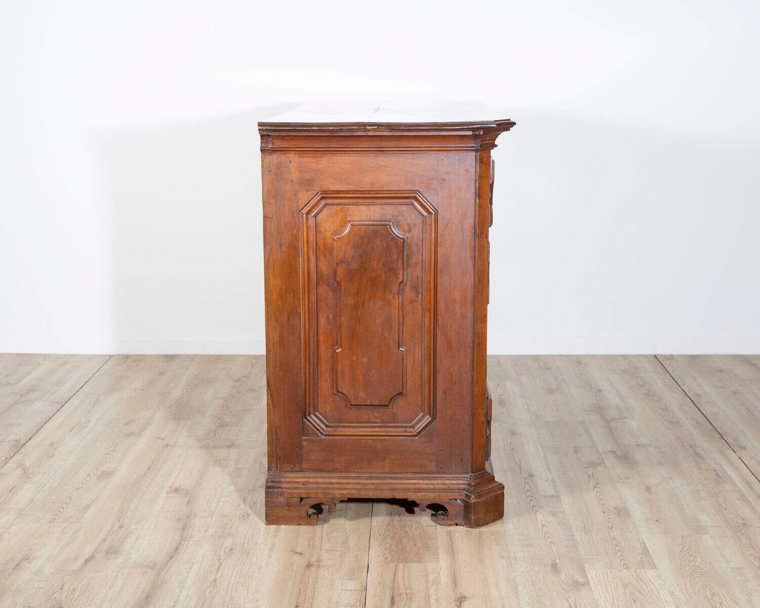 Late 17th Century, Lombard Louis XIV Walnut Canterano with Writing Cabinet - JAA