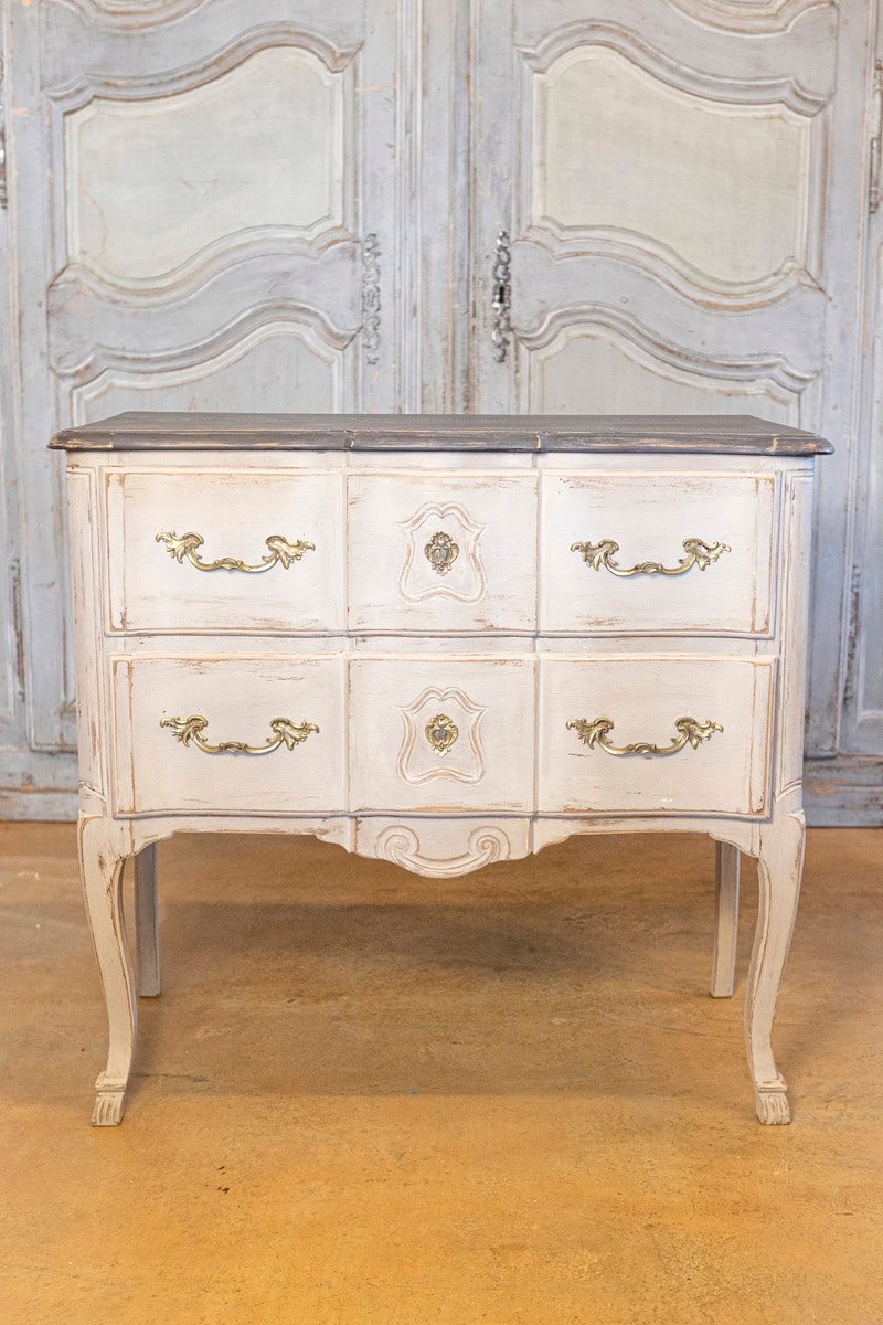 French Louis XV Style 1910s Grey Painted Commode with Bronze Rococo Hardware - JAA