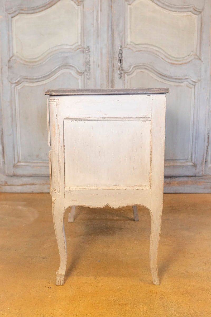 French Louis XV Style 1910s Grey Painted Commode with Bronze Rococo Hardware - JAA