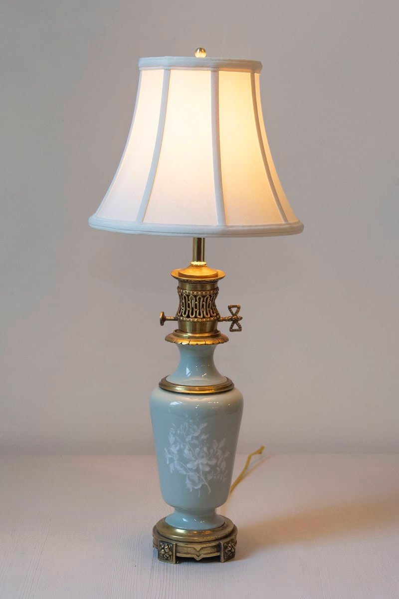 19th-Century French Porcelain and Bronze Table Lamp with Floral Motif - JAA