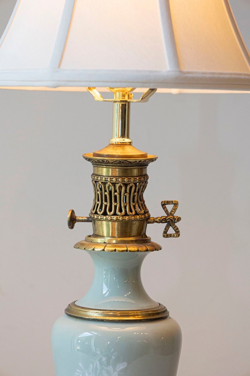 19th-Century French Porcelain and Bronze Table Lamp with Floral Motif - JAA