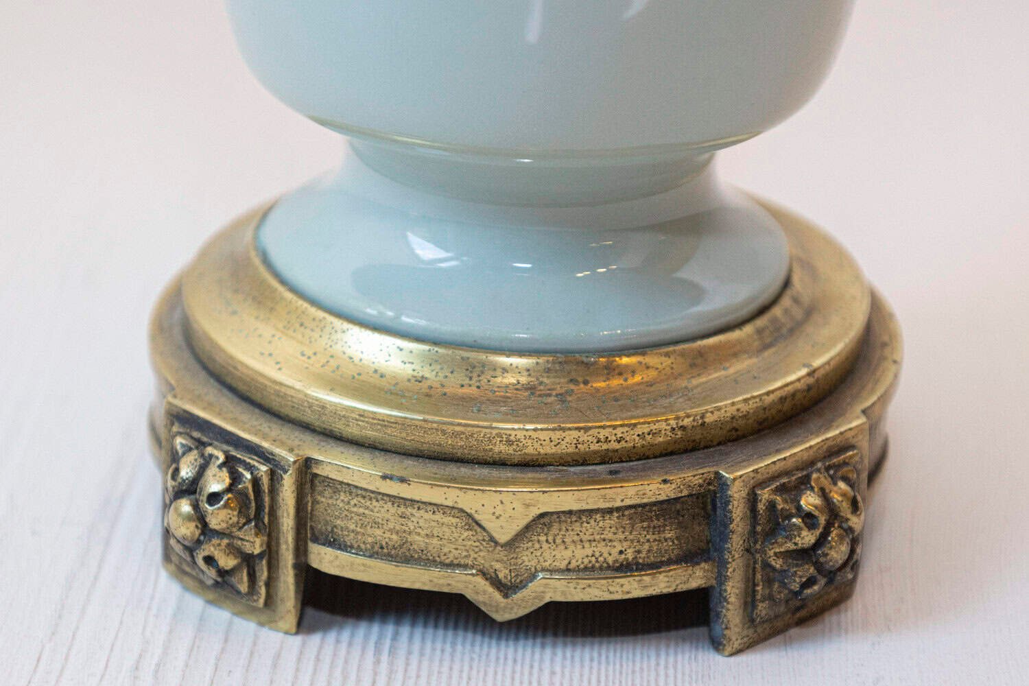 19th-Century French Porcelain and Bronze Table Lamp with Floral Motif - JAA