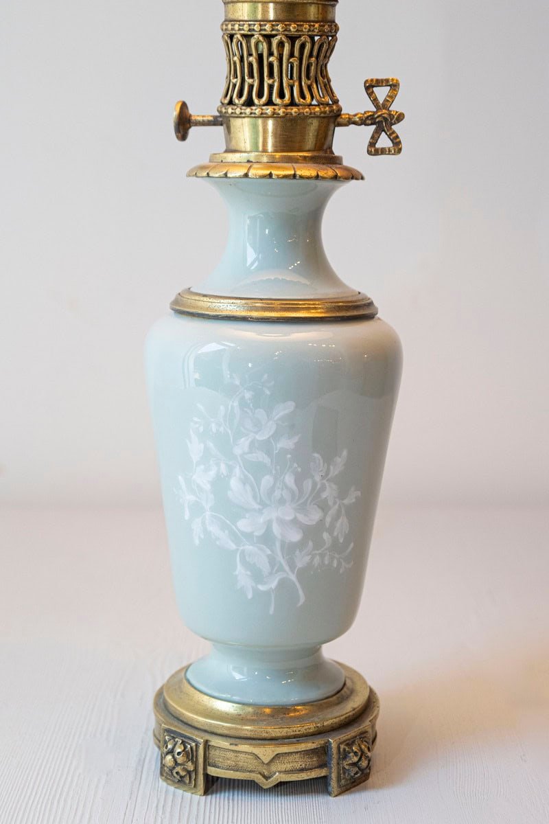 19th-Century French Porcelain and Bronze Table Lamp with Floral Motif - JAA