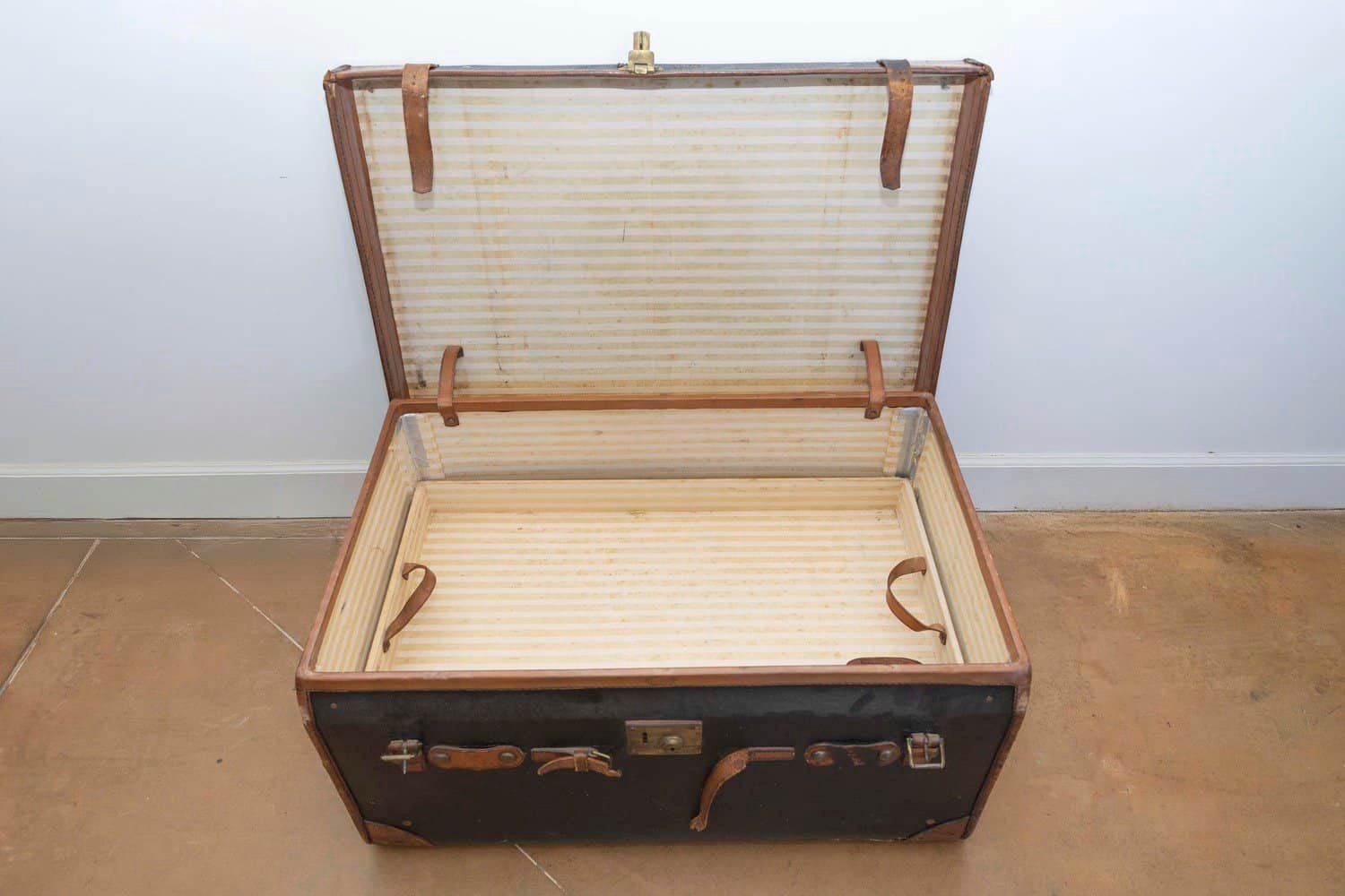 English Victorian Period 19th Century Black Traveling Trunk With Initials J.G.F. - JAA
