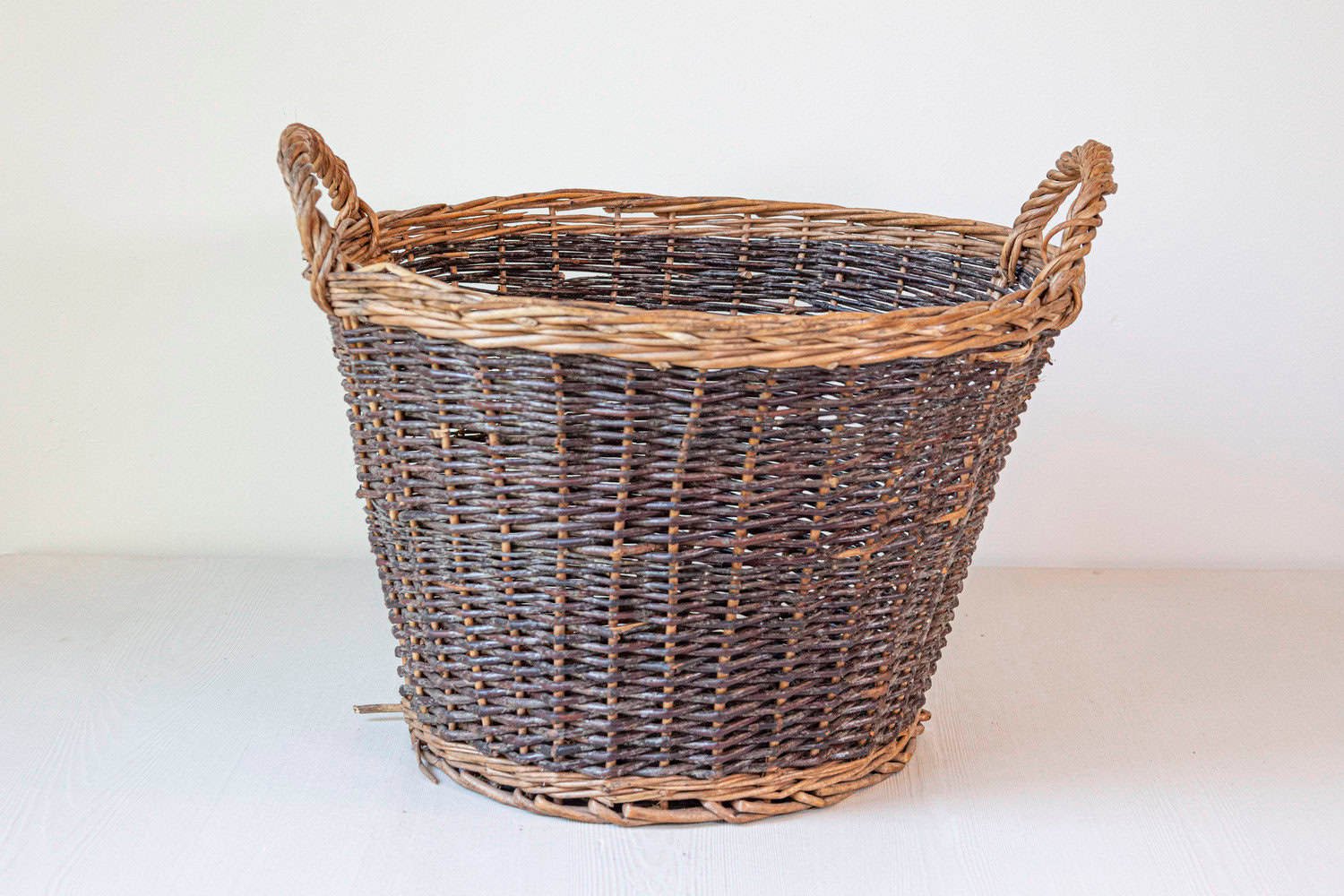 English 20th Century Two-Toned Wicker Basket with Double Handles, Devon, Each - JAA