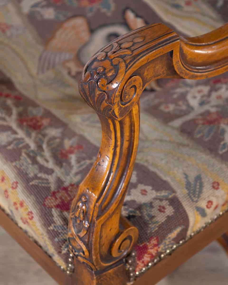 Louis XV Carved Walnut Armchair from Tuscany, 18th Century - JAA