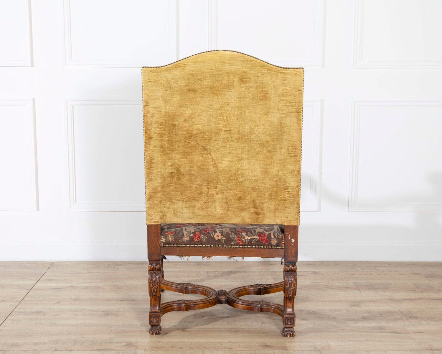 Louis XV Carved Walnut Armchair from Tuscany, 18th Century - JAA