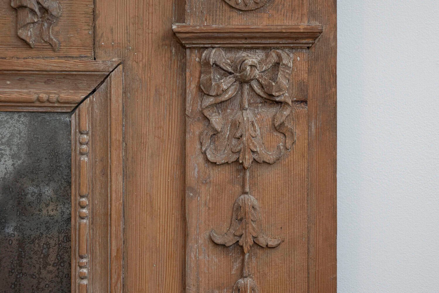English 1780s Georgian Period Pine Mirror with Original Glass and Carved Swags - JAA