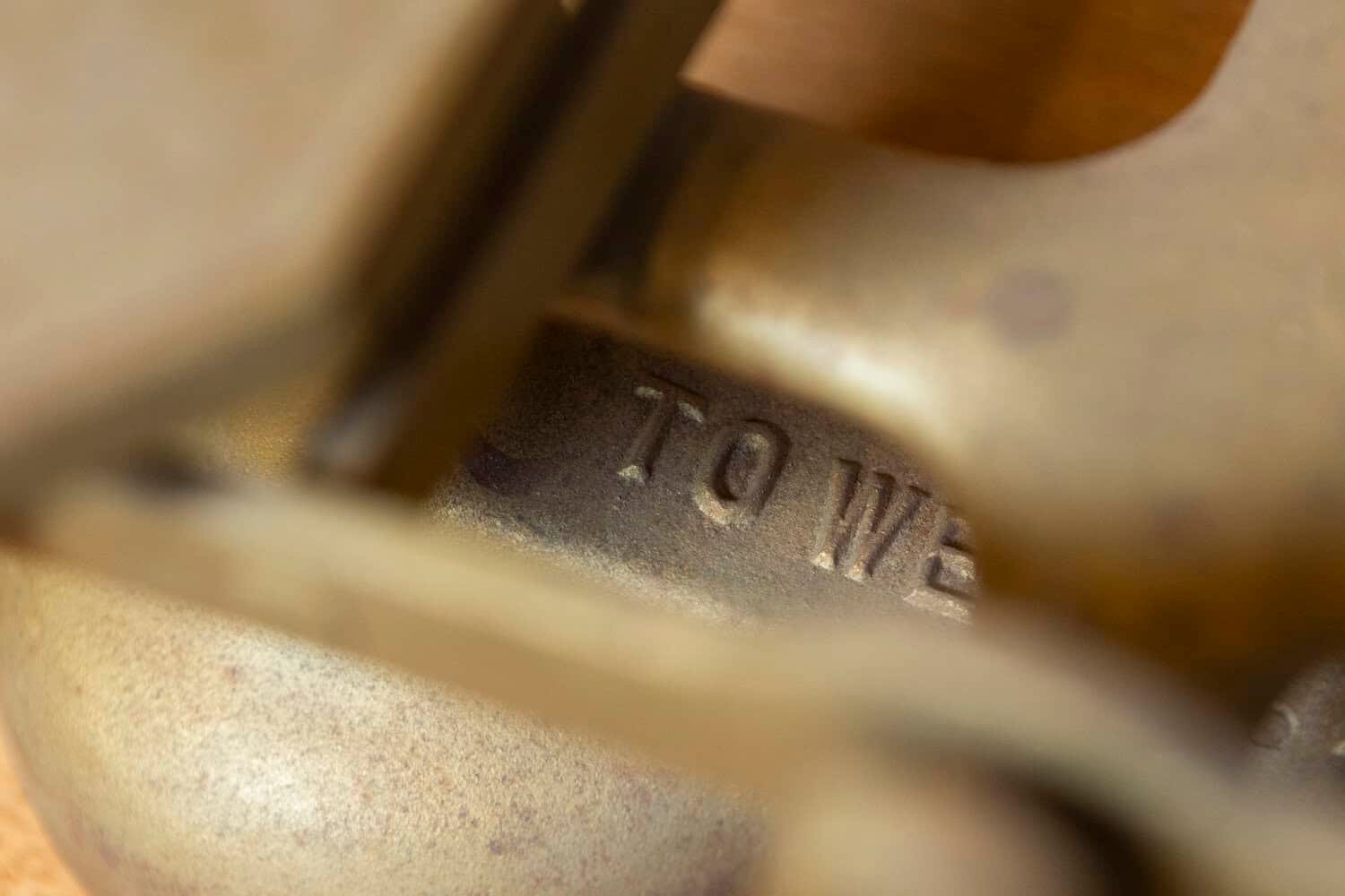 English Brass Scale with Deep Weighing Pan from the 20th Century - JAA