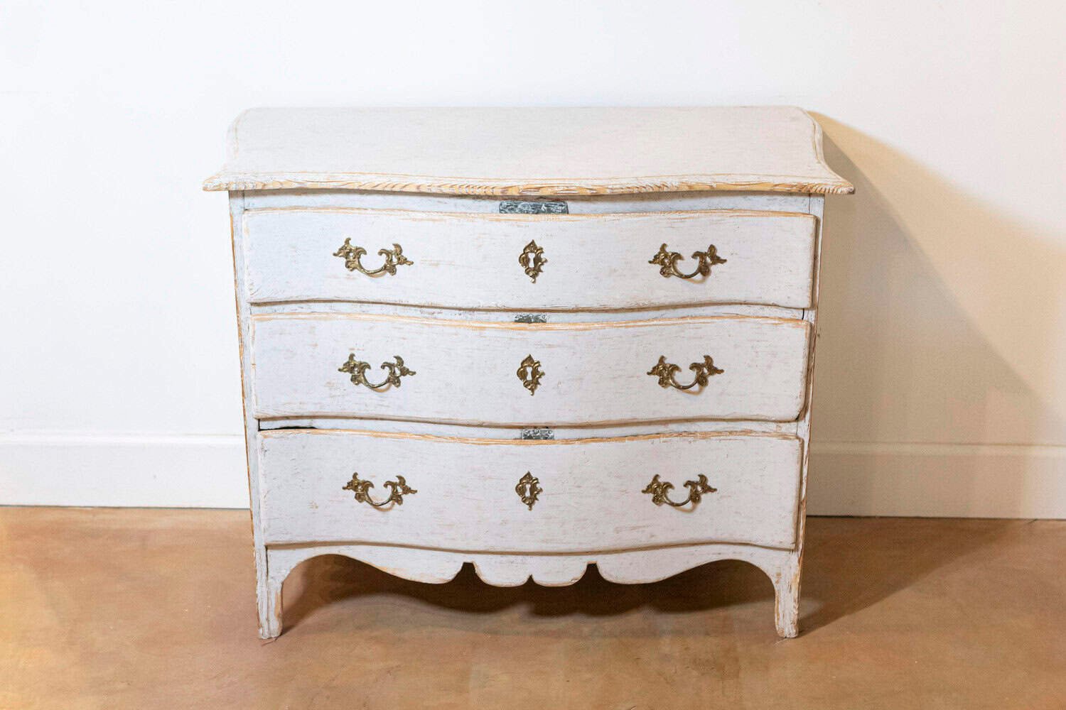 Rococo Period 1770s Swedish Gray Cream Painted and Carved Three-Drawer Commode - JAA