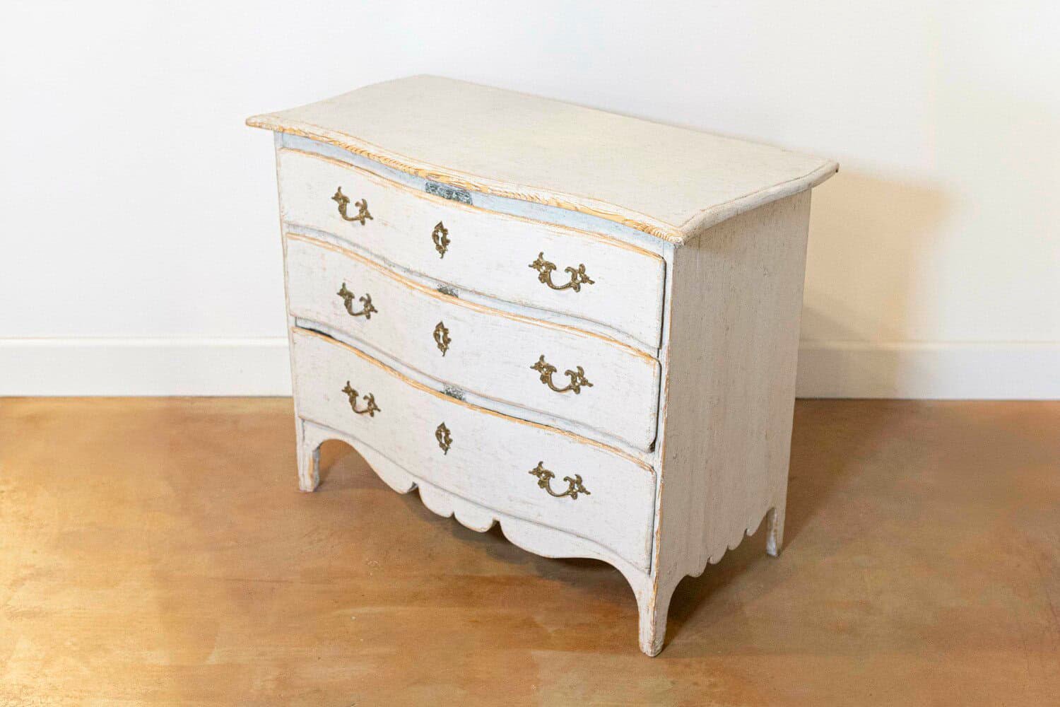 Rococo Period 1770s Swedish Gray Cream Painted and Carved Three-Drawer Commode - JAA
