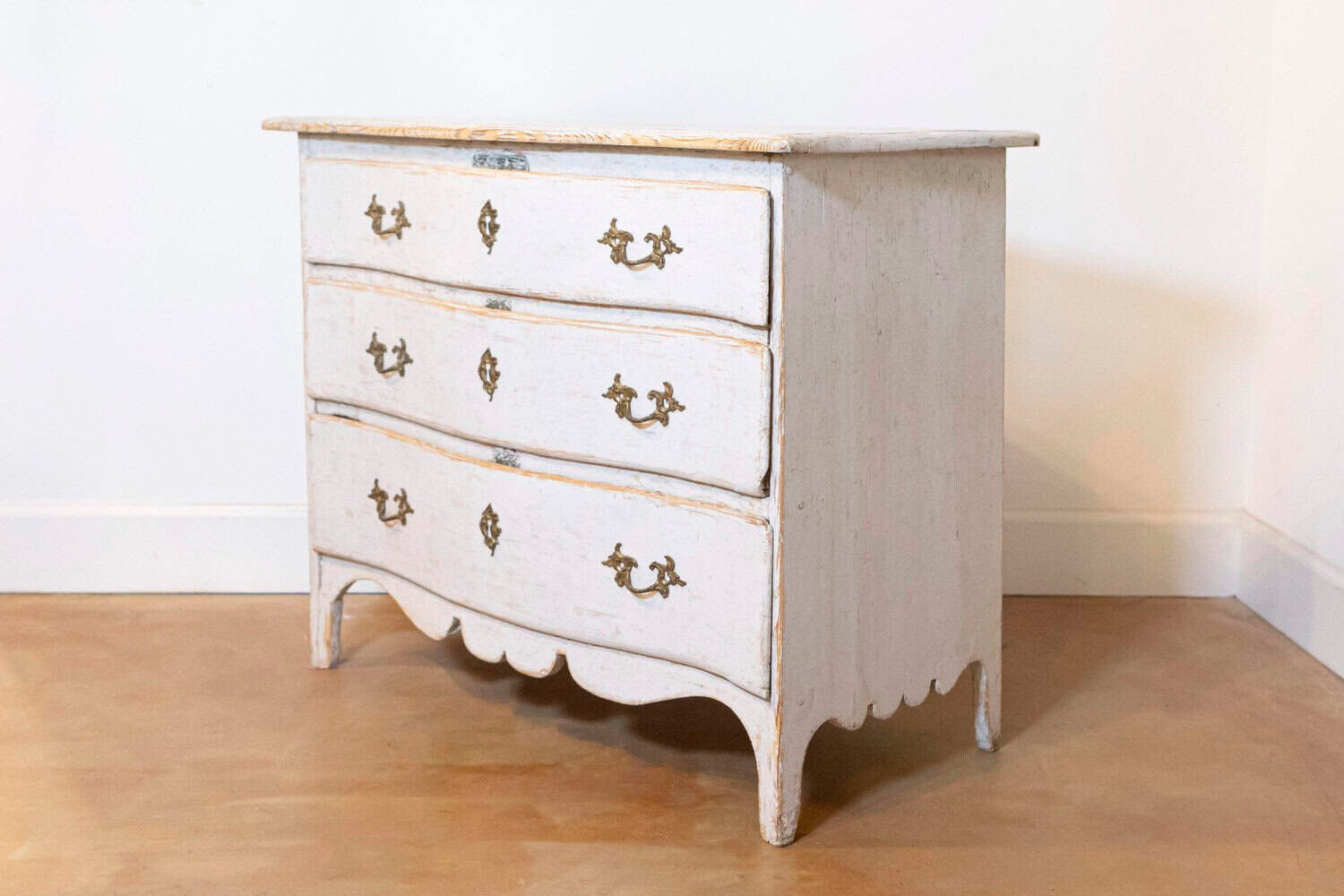 Rococo Period 1770s Swedish Gray Cream Painted and Carved Three-Drawer Commode - JAA