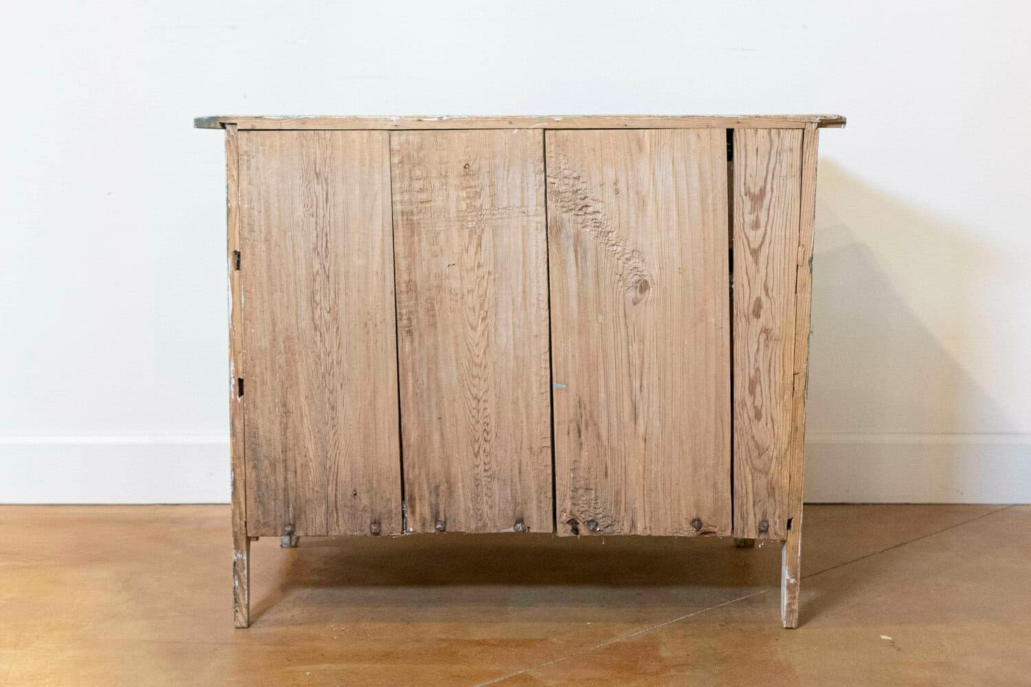 Rococo Period 1770s Swedish Gray Cream Painted and Carved Three-Drawer Commode - JAA