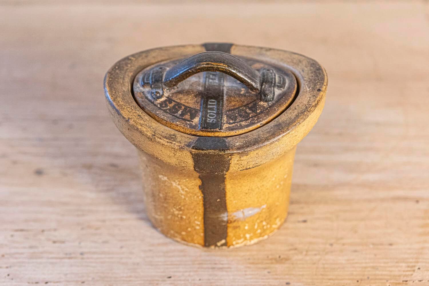 English 19th Century Pottery Container with Hat Box Shape and Petite Lid - JAA