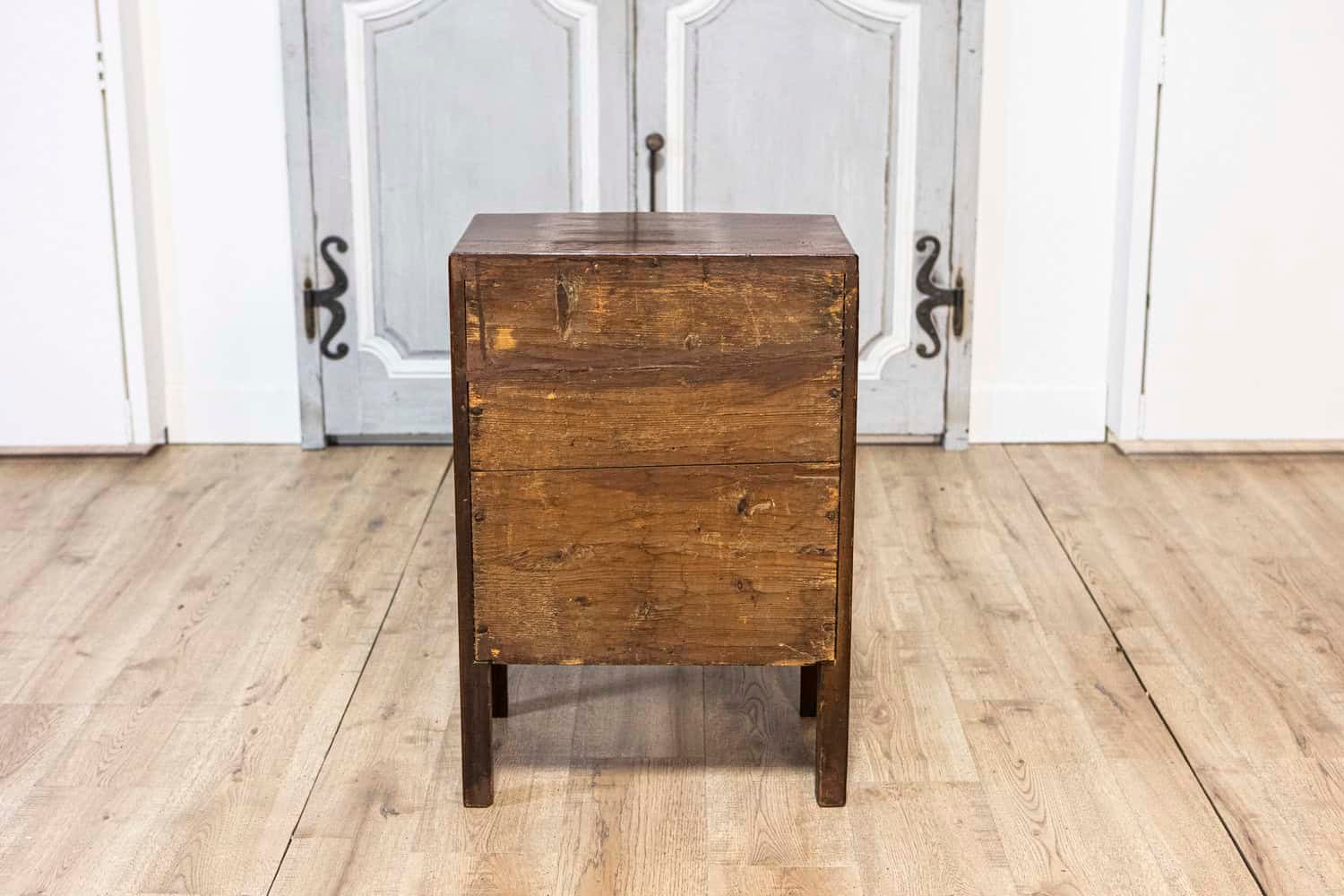 Italian Walnut Early 19th Century Three-Drawer Bedside Chest from Vicenza - JAA