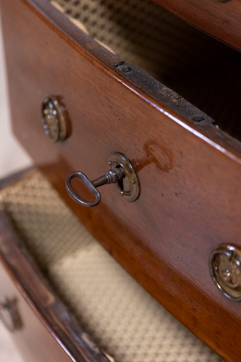 Italian Walnut Early 19th Century Three-Drawer Bedside Chest from Vicenza - JAA