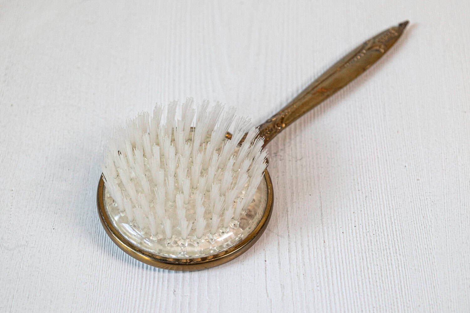 English 20th Century Mirrored Hair Brush with Brass Handle, Filigree Volute Décor and Painted Floral Medallion - JAA