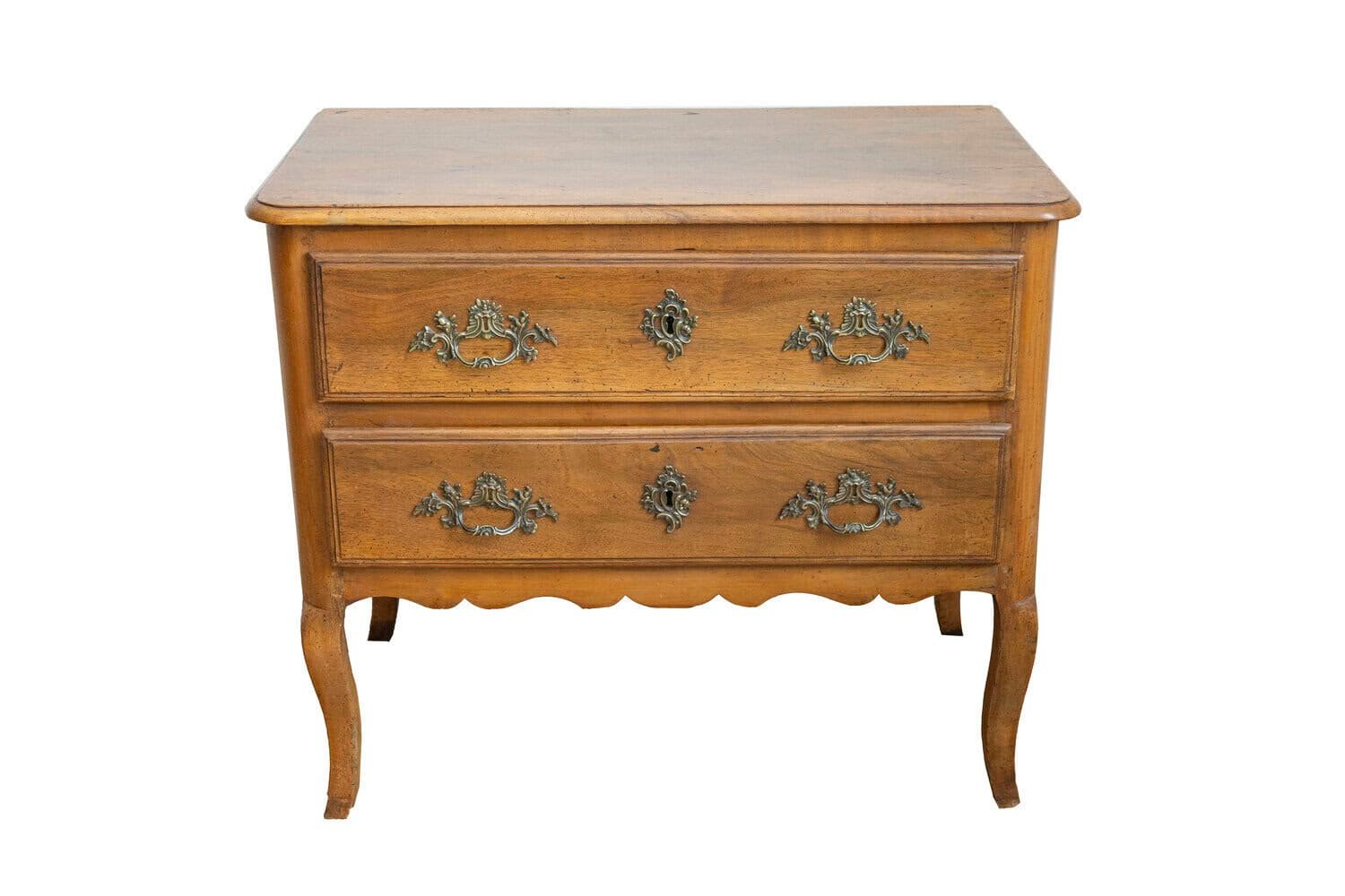 French Louis XV 1790s Walnut Commode Sauteuse with Two Drawers and Cabriole Legs