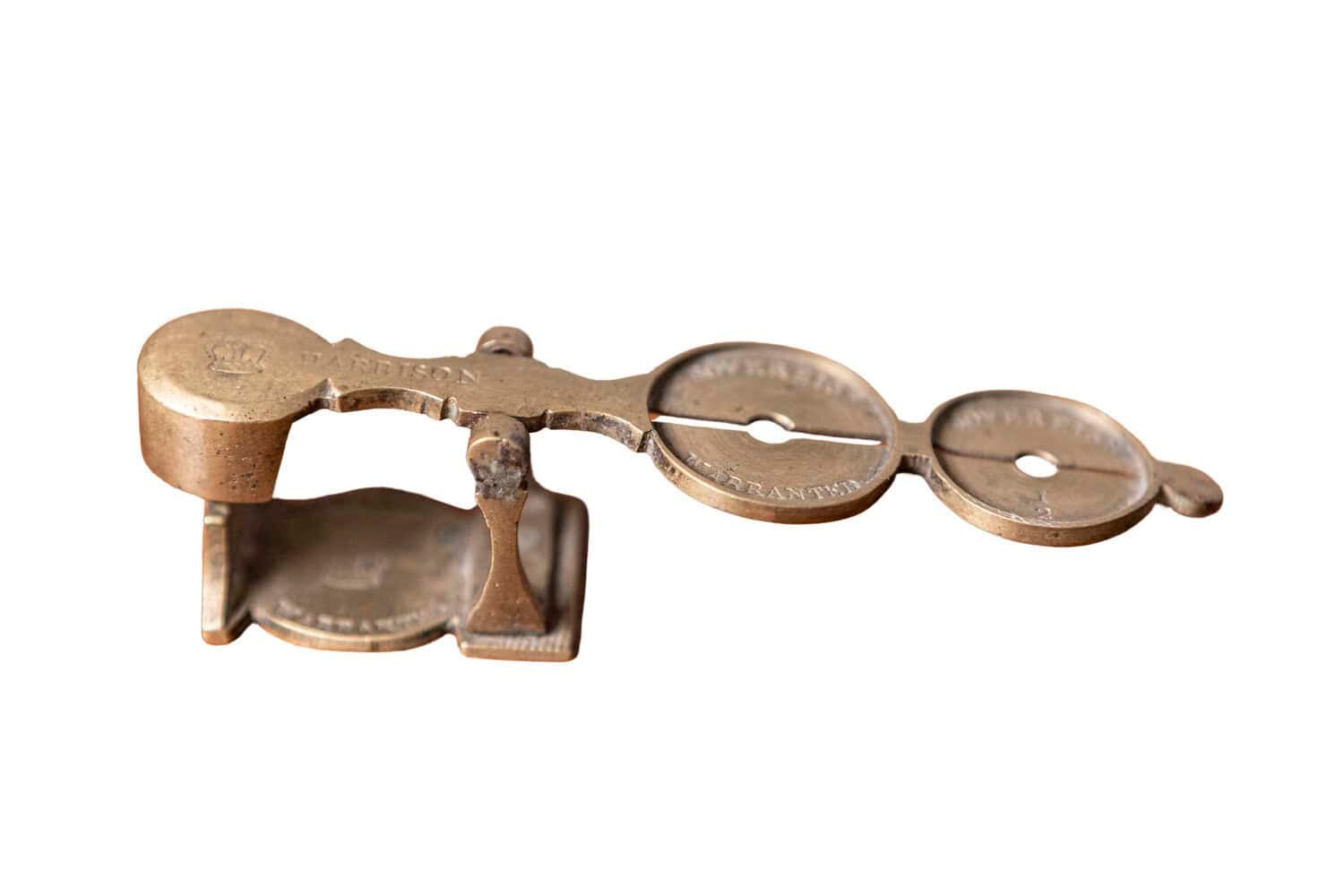 Early 20th-Century English Sovereign Balance Scale by Harrison - JAA