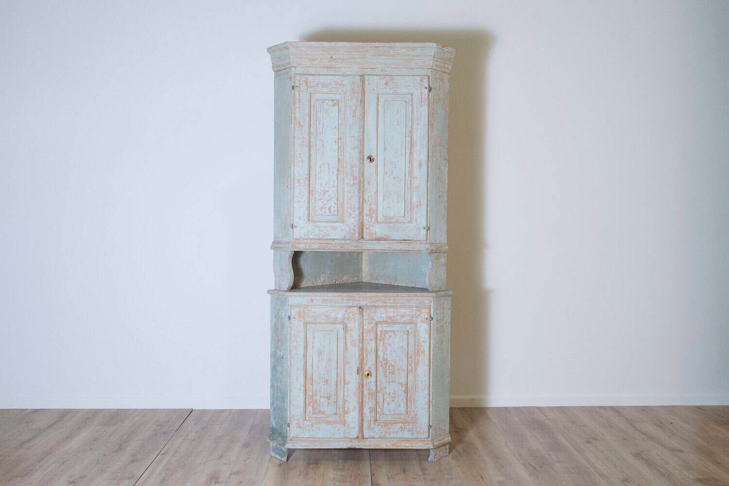 19th Century Swedish Corner Cabinet Circa 1820 - JAA