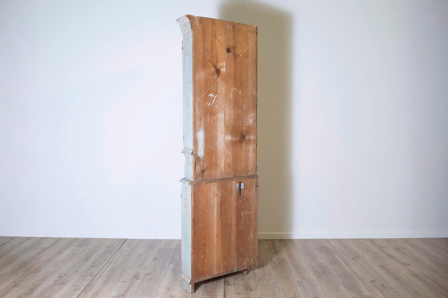 19th Century Swedish Corner Cabinet Circa 1820 - JAA