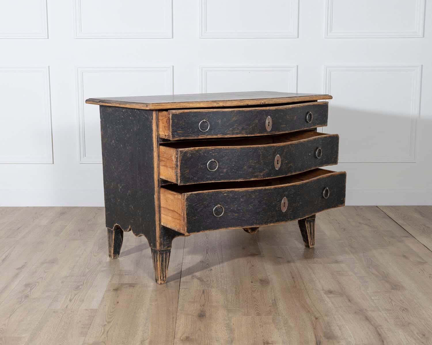 Rococo commode signed Johan Martin Ek, Stockholm, Circa 1770 - JAA