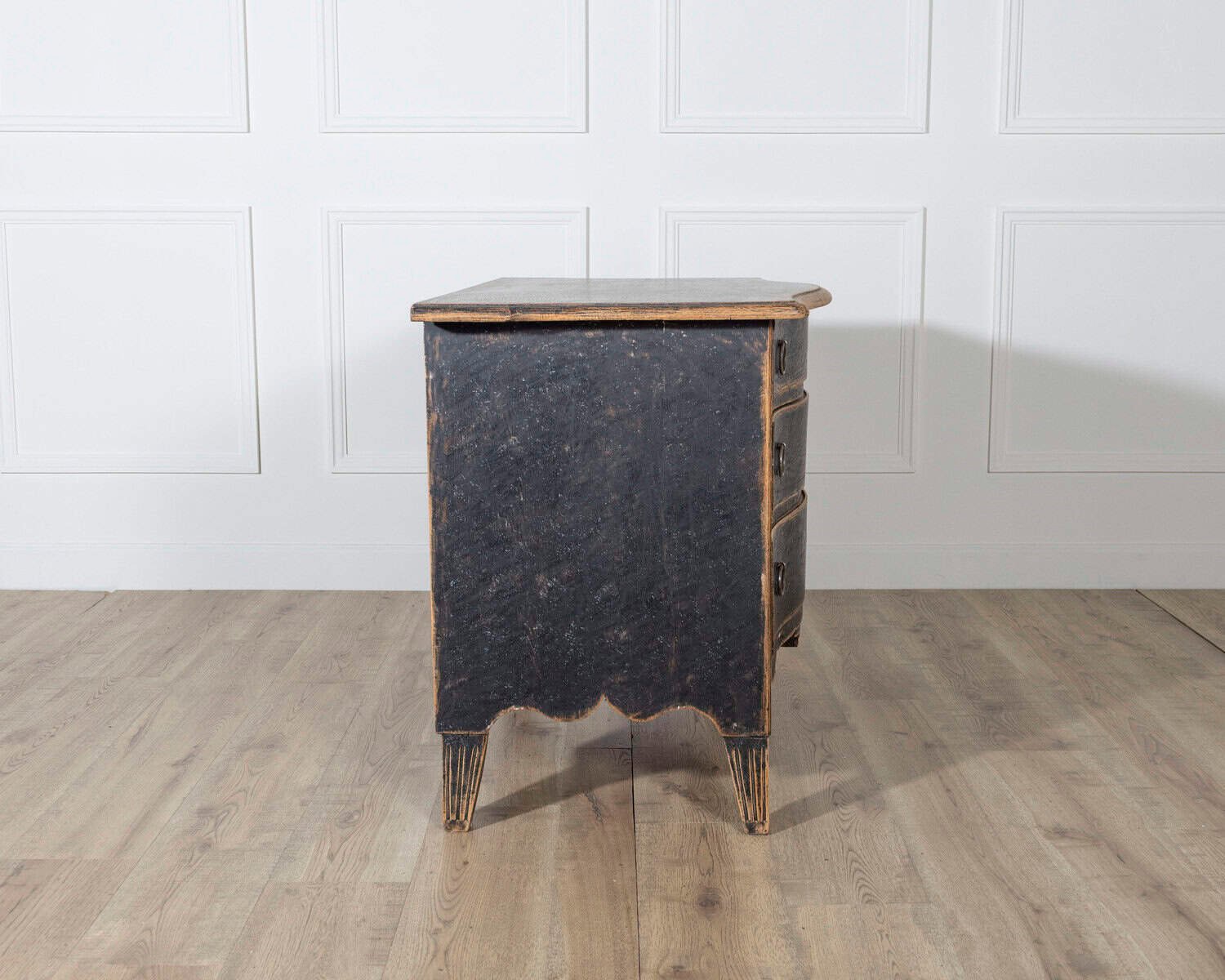 Rococo commode signed Johan Martin Ek, Stockholm, Circa 1770 - JAA