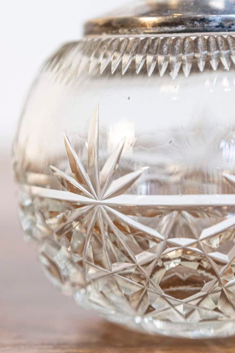 English Victorian 19th Century Crystal Toiletry Bottle with Silver Lid - JAA