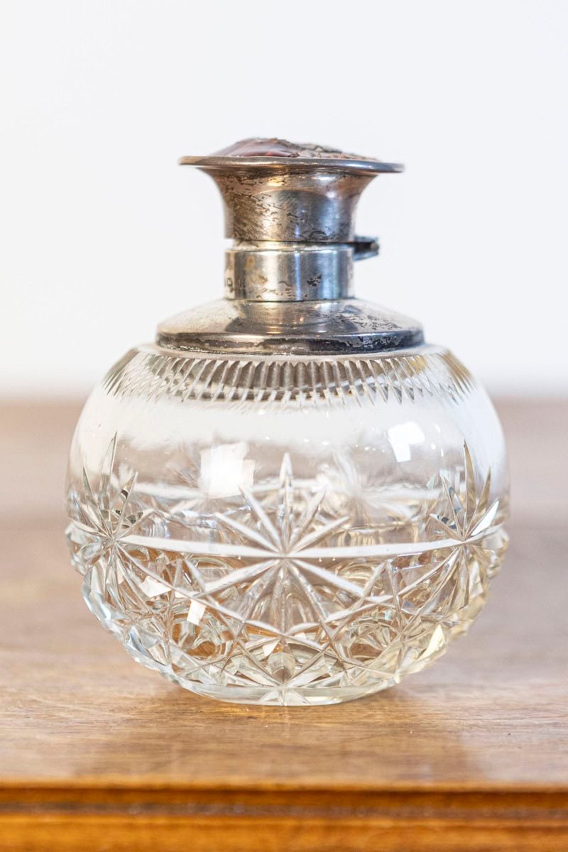 English Victorian 19th Century Crystal Toiletry Bottle with Silver Lid - JAA