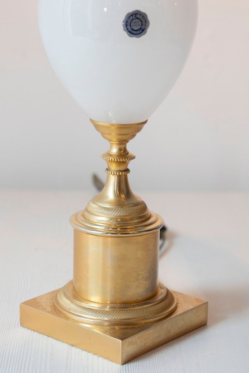 20th Century French White Glass and Gilt Metal Table Lamp with Navy Blue Shade - JAA