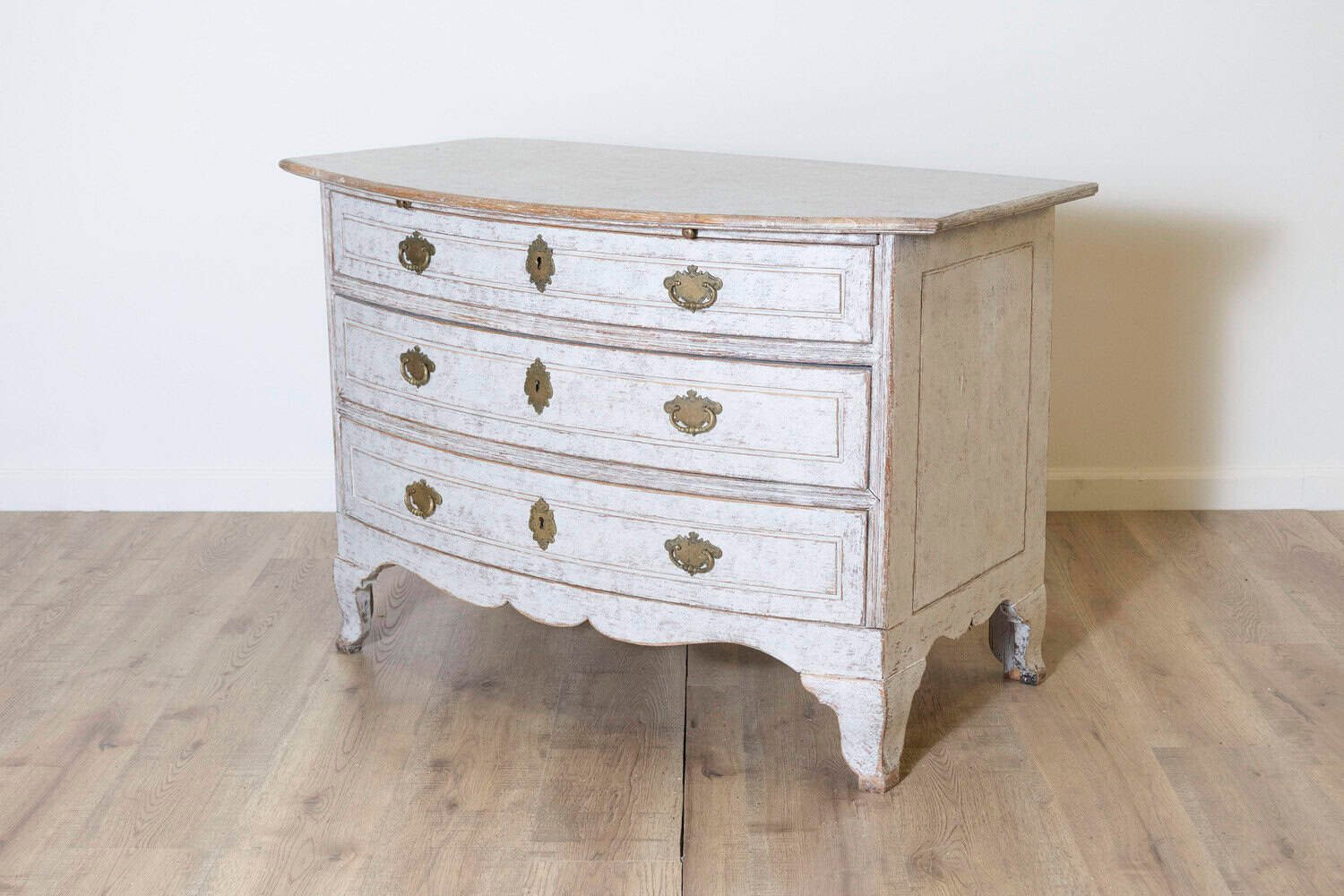 18th Century Swedish Chest of Drawers Circa 1760 - JAA