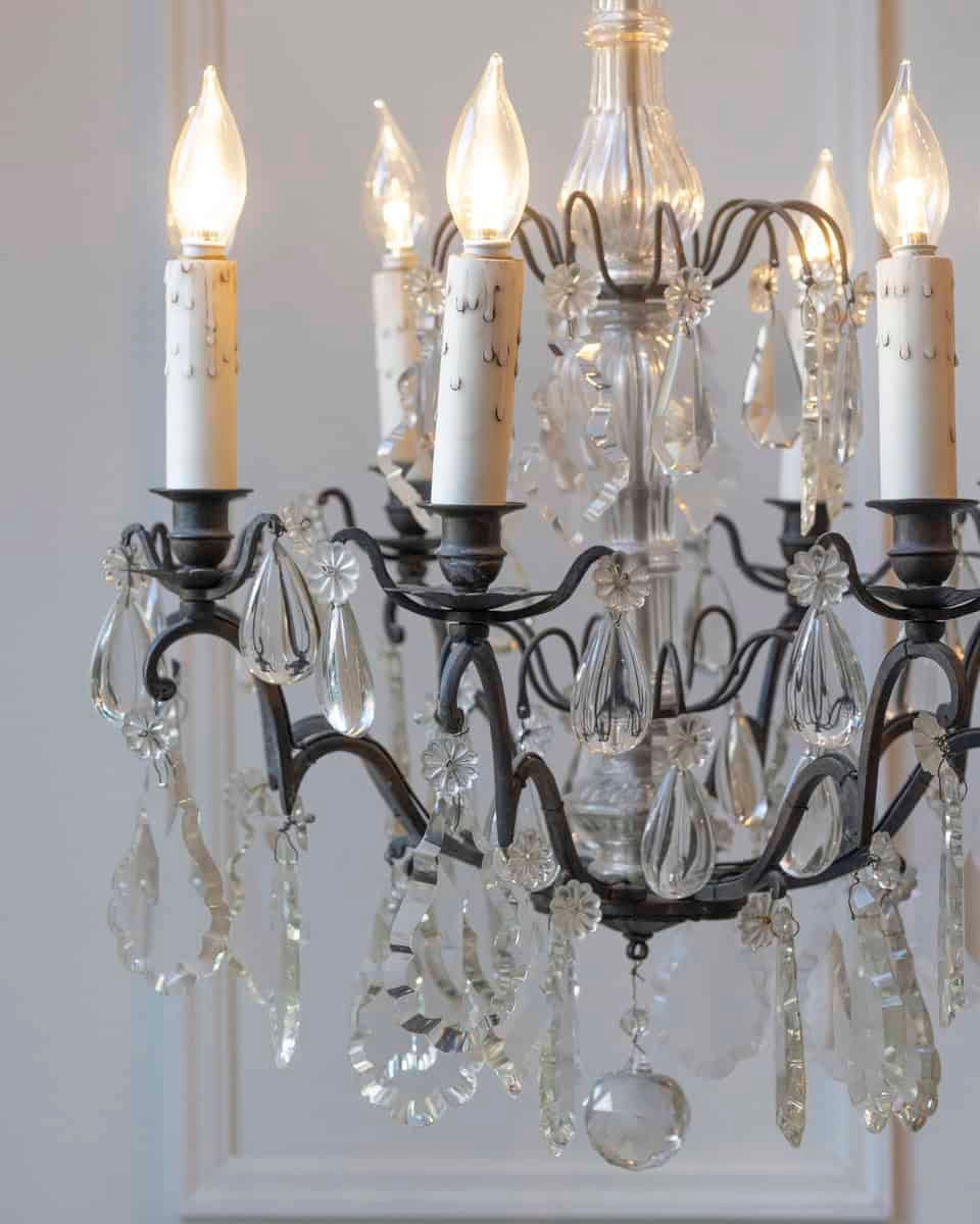 French Late 19th Century Eight-Arm Crystal Chandelier with Dark Metal Armature - JAA
