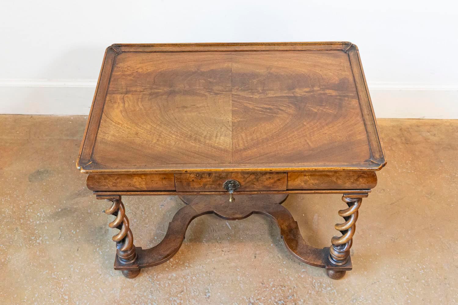 English Queen Anne Style 1910 Burl Walnut Coffee Table with Bookmatched Tray Top - JAA