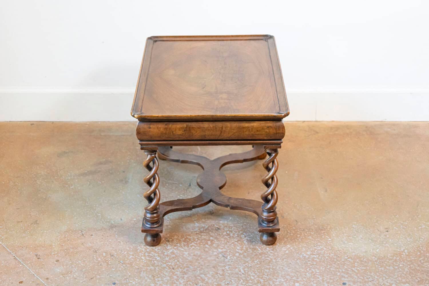 English Queen Anne Style 1910 Burl Walnut Coffee Table with Bookmatched Tray Top - JAA
