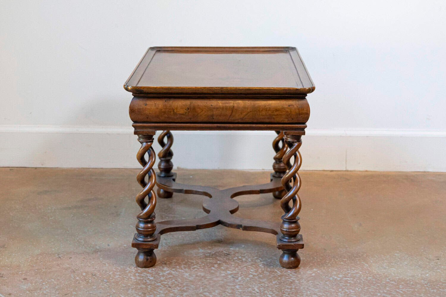 English Queen Anne Style 1910 Burl Walnut Coffee Table with Bookmatched Tray Top - JAA