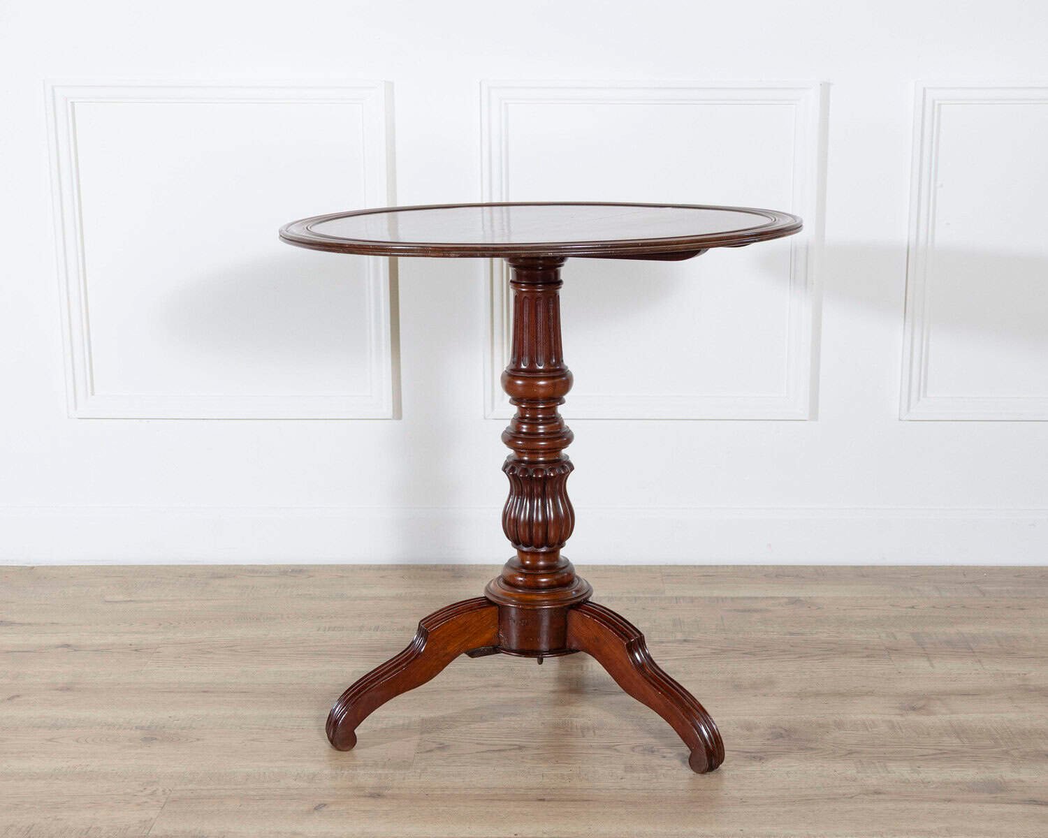 19th Century Round Mahogany Tilt-Top Pedestal Table - JAA
